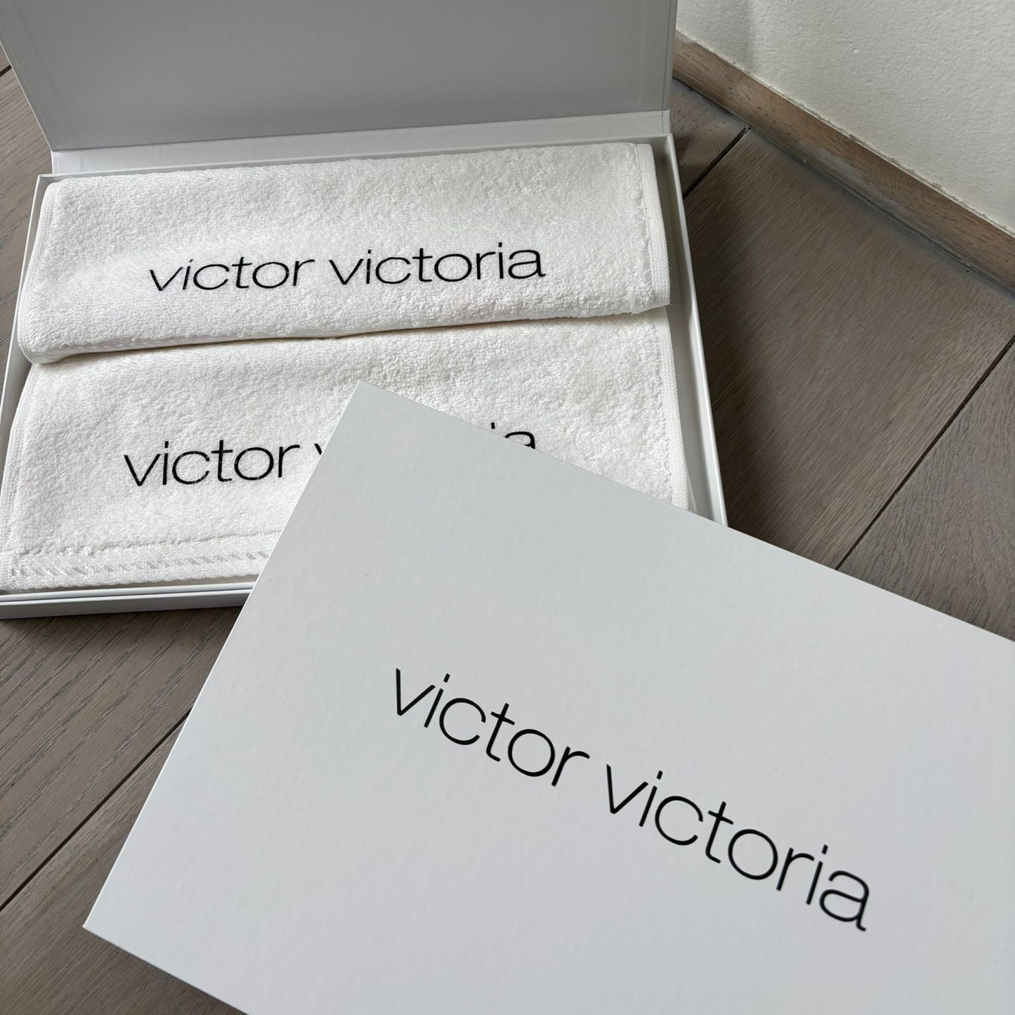 doos met kleine handdoekjes