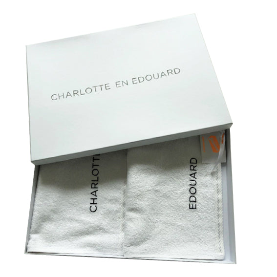 doos met kleine handdoekjes